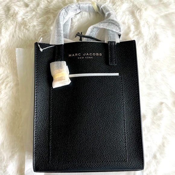 New Marc Jacobs bag crossbody black leather gold tone hardware 2 straps NWT - Picture 4 of 14